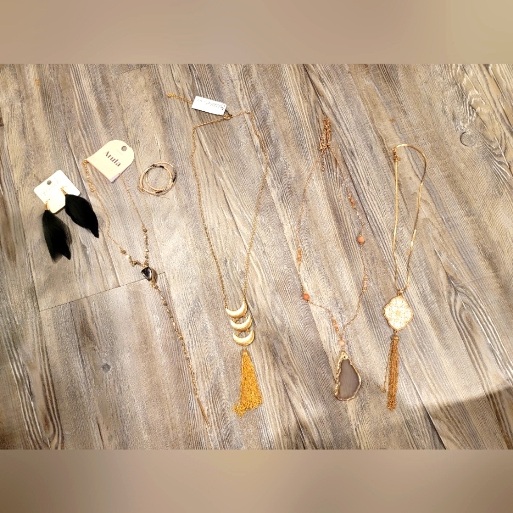 NWT Jewelry Set